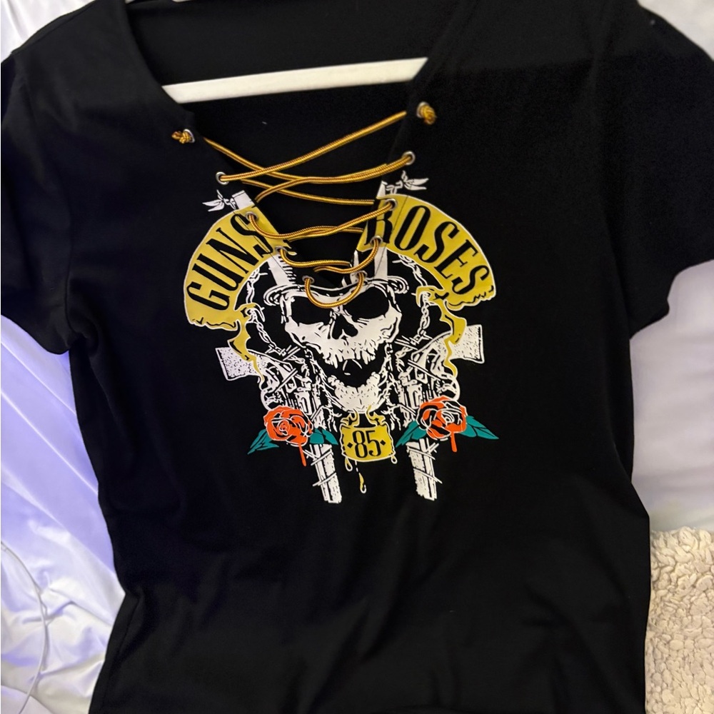 Guns’N Roses Black Lace-Up Graphic Tee $25